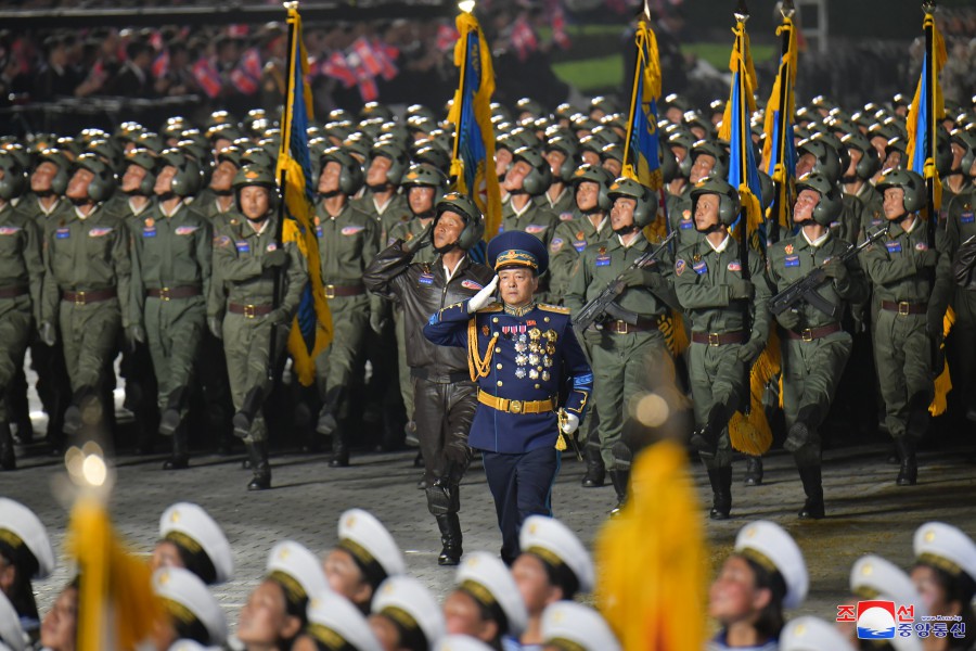 21-조선인민군창건 90돐경축 열병식